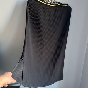 Pinkyotto New York Black Pleated Long Skirt - Women's